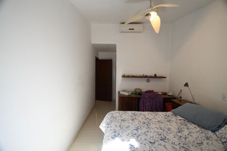 Casa à venda com 340m², 4 quartos e 2 vagasQuarto Suíte 1