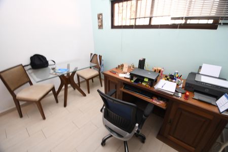 Casa à venda com 340m², 4 quartos e 2 vagasSala - Escritório