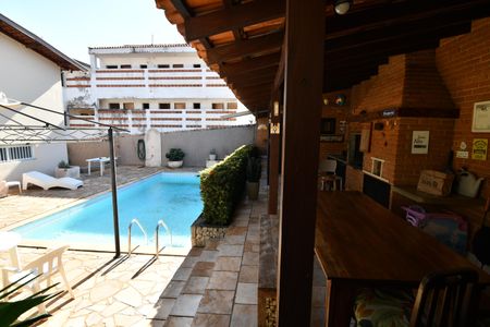 Casa à venda com 340m², 4 quartos e 2 vagasPiscina