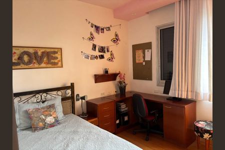 Apartamento à venda com 182m², 4 quartos e 4 vagas Apartamento à venda com 182m², 4 quartos e 4 vagasSegundo Quarto Solteiro