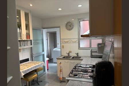 Apartamento à venda com 182m², 4 quartos e 4 vagas Apartamento à venda com 182m², 4 quartos e 4 vagasCozinha