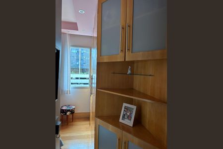 Apartamento à venda com 182m², 4 quartos e 4 vagas Apartamento à venda com 182m², 4 quartos e 4 vagasSegundo Quarto Solteiro