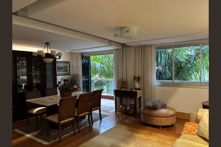 Apartamento à venda com 182m², 4 quartos e 4 vagas Apartamento à venda com 182m², 4 quartos e 4 vagasSala de estar e jantar