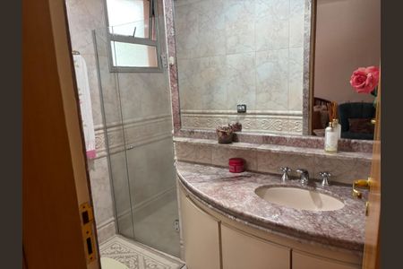 Apartamento à venda com 182m², 4 quartos e 4 vagas Apartamento à venda com 182m², 4 quartos e 4 vagasSuíte Júnior