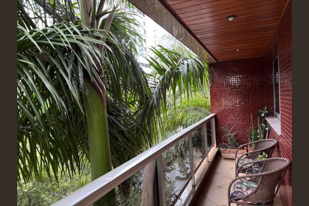 Apartamento à venda com 182m², 4 quartos e 4 vagas Apartamento à venda com 182m², 4 quartos e 4 vagasVaranda