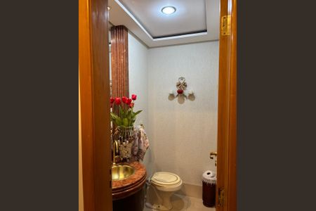 Apartamento à venda com 182m², 4 quartos e 4 vagas Apartamento à venda com 182m², 4 quartos e 4 vagasLavabo