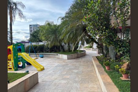 Apartamento à venda com 182m², 4 quartos e 4 vagas Apartamento à venda com 182m², 4 quartos e 4 vagasPlayground