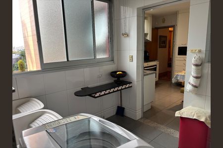 Apartamento à venda com 182m², 4 quartos e 4 vagas Apartamento à venda com 182m², 4 quartos e 4 vagasÁrea de Serviço