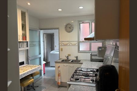 Apartamento à venda com 182m², 4 quartos e 4 vagas Apartamento à venda com 182m², 4 quartos e 4 vagasCozinha