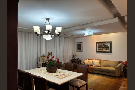 Apartamento à venda com 182m², 4 quartos e 4 vagas Apartamento à venda com 182m², 4 quartos e 4 vagasSala de estar e jantar