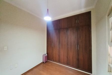 Casa à venda com 419m², 4 quartos e 1 vagaQuarto 2