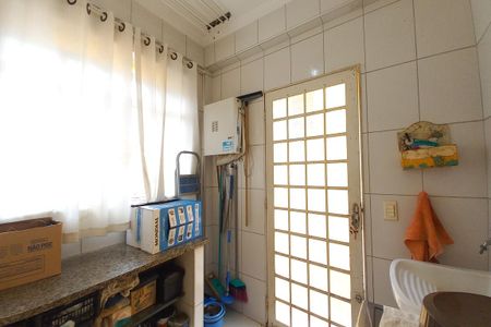 Casa à venda com 419m², 4 quartos e 1 vagaÁrea de Serviço