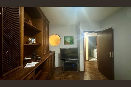 Apartamento à venda com 190m², 4 quartos e 2 vagas Apartamento à venda com 190m², 4 quartos e 2 vagasQuarto