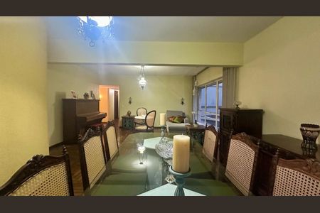 Apartamento à venda com 190m², 4 quartos e 2 vagas Apartamento à venda com 190m², 4 quartos e 2 vagasSala de jantar