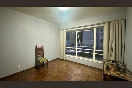 Apartamento à venda com 190m², 4 quartos e 2 vagas Apartamento à venda com 190m², 4 quartos e 2 vagasQuarto 2