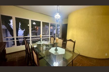 Apartamento à venda com 190m², 4 quartos e 2 vagas Apartamento à venda com 190m², 4 quartos e 2 vagasSala