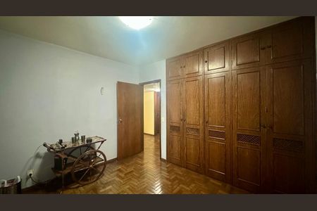 Apartamento à venda com 190m², 4 quartos e 2 vagas Apartamento à venda com 190m², 4 quartos e 2 vagasQuarto 2