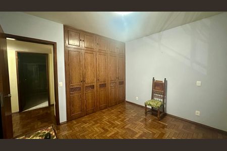 Apartamento à venda com 190m², 4 quartos e 2 vagas Apartamento à venda com 190m², 4 quartos e 2 vagasQuarto 2