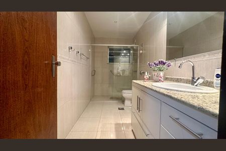 Apartamento à venda com 190m², 4 quartos e 2 vagas Apartamento à venda com 190m², 4 quartos e 2 vagasBanheiro