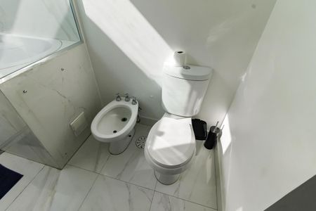 Casa para alugar com 800m², 7 quartos e 4 vagas Casa para alugar com 800m², 7 quartos e 4 vagasBanheiro da Suíte 1