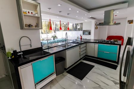 Casa para alugar com 800m², 7 quartos e 4 vagas Casa para alugar com 800m², 7 quartos e 4 vagasCozinha - Armários