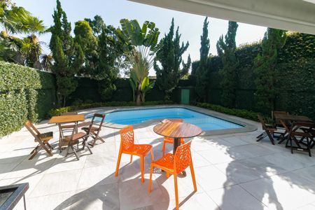 Casa para alugar com 800m², 7 quartos e 4 vagas Casa para alugar com 800m², 7 quartos e 4 vagasÁrea - Piscina