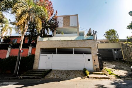 Casa para alugar com 800m², 7 quartos e 4 vagas Casa para alugar com 800m², 7 quartos e 4 vagasFachada