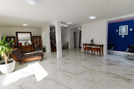 Casa para alugar com 800m², 7 quartos e 4 vagas Casa para alugar com 800m², 7 quartos e 4 vagasSala 2