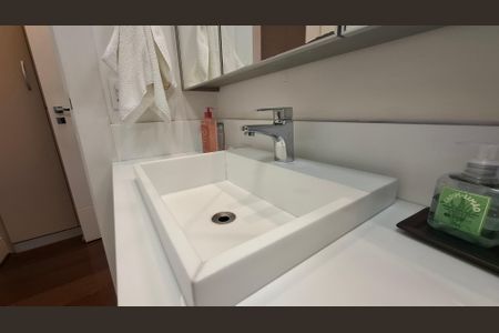 Apartamento à venda com 140m², 3 quartos e 3 vagas Apartamento à venda com 140m², 3 quartos e 3 vagasBanheiro da Suíte 1