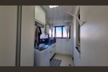 Apartamento à venda com 140m², 3 quartos e 3 vagas Apartamento à venda com 140m², 3 quartos e 3 vagasÁrea de Serviço