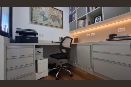 Apartamento à venda com 140m², 3 quartos e 3 vagas Apartamento à venda com 140m², 3 quartos e 3 vagasEscritório