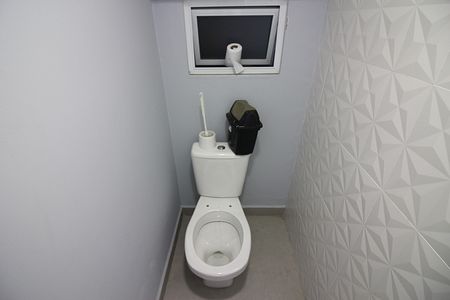 Casa à venda com 120m², 2 quartos e 2 vagasBanheiro de Serviço