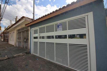 Casa à venda com 120m², 2 quartos e 2 vagasFachada