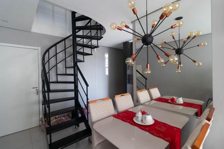 Apartamento à venda com 100m², 2 quartos e 1 vaga Apartamento à venda com 100m², 2 quartos e 1 vagaSala