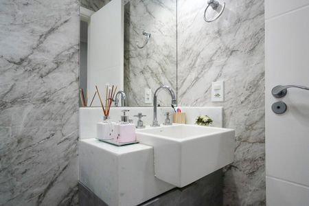 Apartamento à venda com 307m², 3 quartos e 3 vagasBanheiro da suíte 2