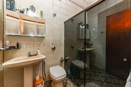 Casa à venda com 350m², 2 quartos e 5 vagas Casa à venda com 350m², 2 quartos e 5 vagasBanheiro