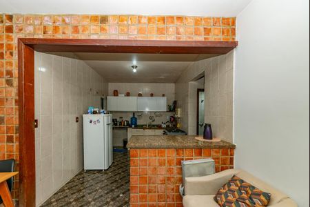 Casa à venda com 350m², 2 quartos e 5 vagas Casa à venda com 350m², 2 quartos e 5 vagasCozinha