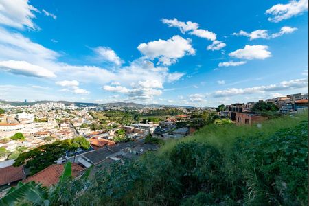 Casa à venda com 350m², 2 quartos e 5 vagas Casa à venda com 350m², 2 quartos e 5 vagasVista da Área Externa