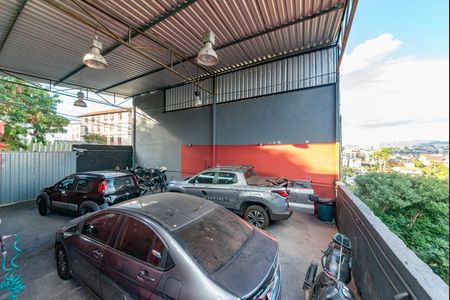 Casa à venda com 350m², 2 quartos e 5 vagas Casa à venda com 350m², 2 quartos e 5 vagasÁrea Comum