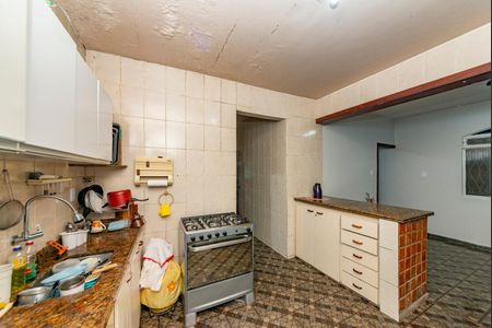 Casa à venda com 350m², 2 quartos e 5 vagas Casa à venda com 350m², 2 quartos e 5 vagasCozinha