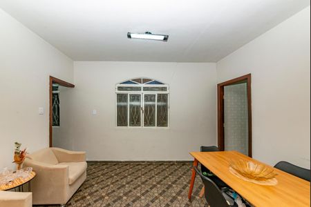 Casa à venda com 350m², 2 quartos e 5 vagas Casa à venda com 350m², 2 quartos e 5 vagasSala 2