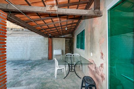 Casa à venda com 350m², 2 quartos e 5 vagas Casa à venda com 350m², 2 quartos e 5 vagasÁrea Externa