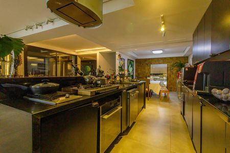 Casa de condomínio à venda com 444m², 5 quartos e 7 vagasCozinha