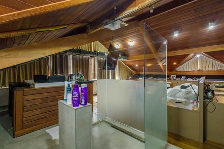 Casa de condomínio à venda com 444m², 5 quartos e 7 vagasBanheiro da Suíte 1