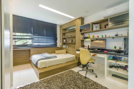 Casa de condomínio à venda com 444m², 5 quartos e 7 vagasSuíte 3