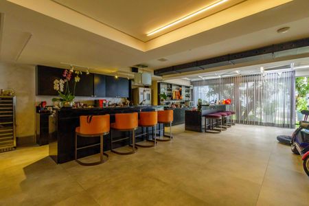 Casa de condomínio à venda com 444m², 5 quartos e 7 vagasSala