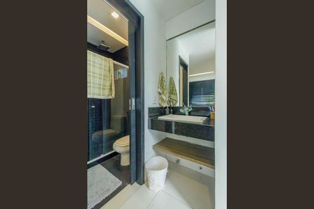 Casa de condomínio à venda com 444m², 5 quartos e 7 vagasBanheiro da Suíte 3