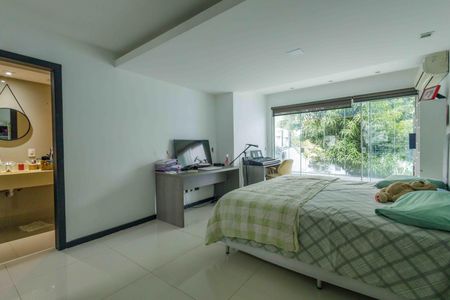 Casa de condomínio à venda com 444m², 5 quartos e 7 vagasSuíte 2