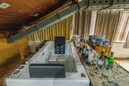 Casa de condomínio à venda com 444m², 5 quartos e 7 vagasBanheiro da Suíte 1