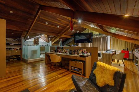 Casa de condomínio à venda com 444m², 5 quartos e 7 vagasSuíte 1